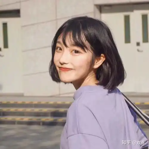 个性签名女生真人头像
