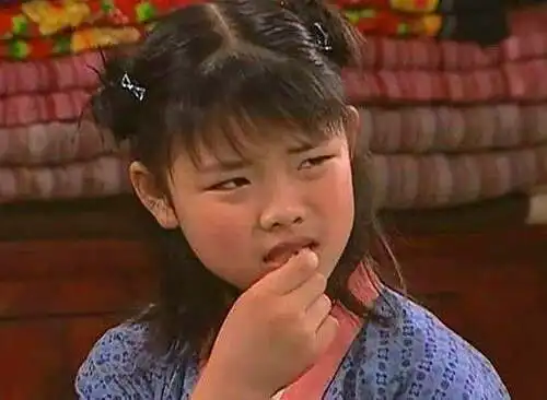 她被评为最丑童星,和周冬雨同届艺考被拒,如今逆袭成女神
