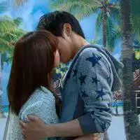 暧昧接吻情侣头像一对下载微信头像图片大全
