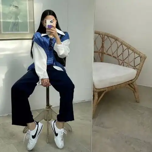 克莱因蓝显白色中的天花板,看看到底有多绝
