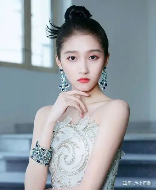 骨架大的女孩子瘦了是不是也看不出来啊
