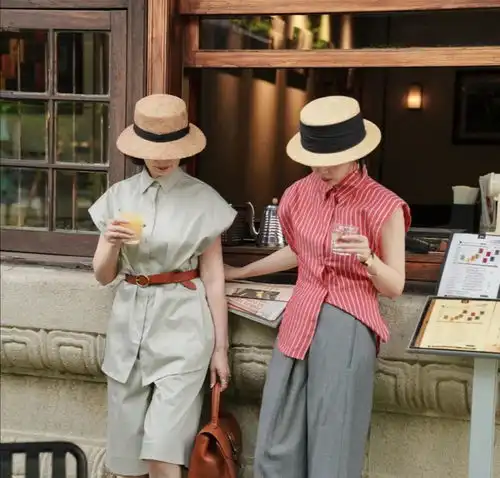 奔六的女人穿搭有讲究,学三木博主妈妈的穿搭,看不出已经58岁
