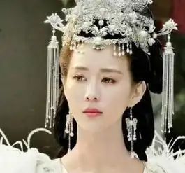 杨颖刘诗诗张钧甯杨蓉刘亦菲韩雪杨幂,小花白衣装扮谁仙气飘飘
