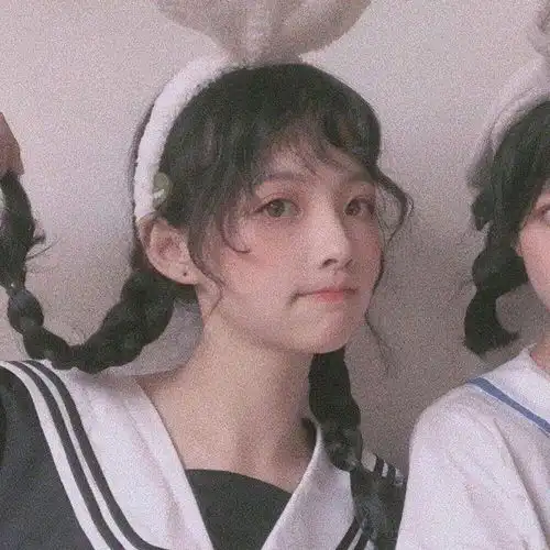 有没有那种软软甜甜的闺蜜头像啊
