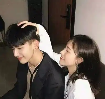 异性聊天把在吗换成这2字,两人的感情会悄悄升温哟
