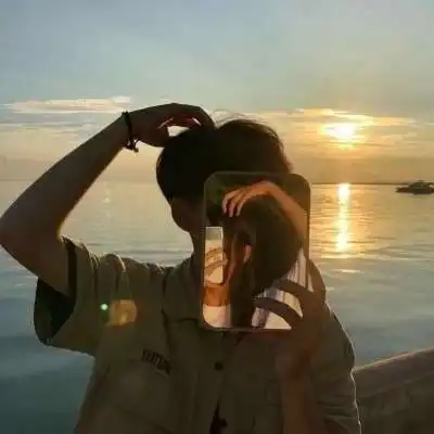 男生让女生瞬间怦然心动的细节
