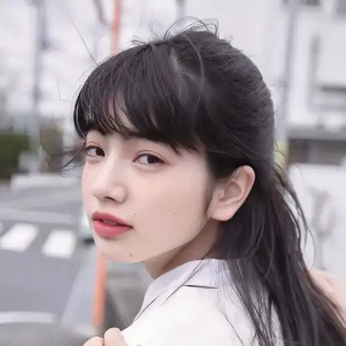 你们觉得桥本环奈和小松菜奈那个好看
