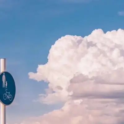 蓝色治愈系干净背景图
