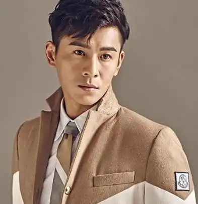 40岁男神乔振宇,从精致容貌到时尚穿搭,丝毫不输18岁男生
