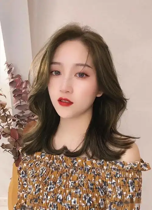 这才是2035岁潮女该有的发型30款
