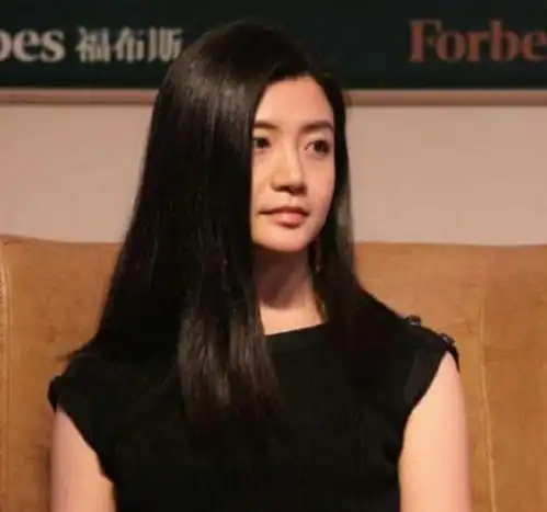 20岁毕业麻省,拒绝马云两次,今开千万劳斯莱斯,国内只有一辆
