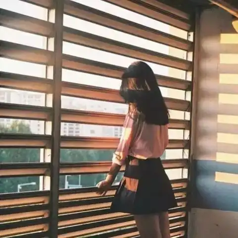 最近很火的伤感说说心情短语,句句让人心疼
