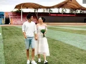 娱乐圈又一对情侣结束8年的爱情长跑,结婚证前甜蜜

