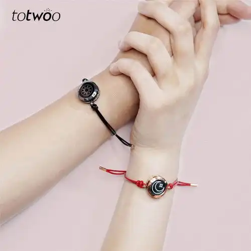 totwoo心有灵犀抖音情侣手环一对感应发光异地恋神器手链智能发光

