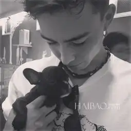 不是大明星还有女朋友,但女孩们依旧爱死他翻翻混血男模三辻茜senmitsuji的私照来一探究竟
