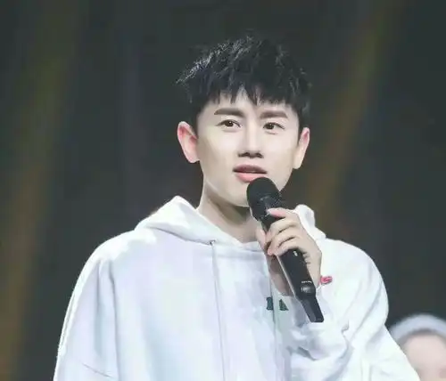 9月21日,张杰,登上热搜
