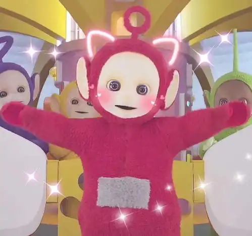 有没有四个人用的情侣头像,比如说女生头像和另两个男生都可以是情侣头像
