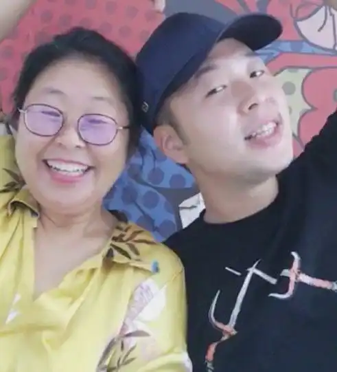 奢侈品包用来装被子,座驾总价超2千万谢娜他上面也只有马云了
