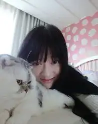 萧亚轩晒素颜床照4连拍女星睡姿谁最撩人
