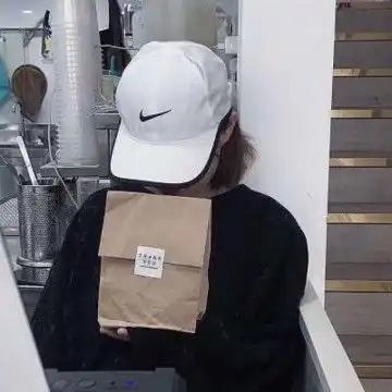 帽子控霸气女生头像
