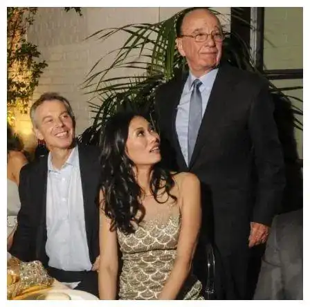 邓文迪弟弟被重男轻女的父母宠爱长大,全家靠姐姐实现阶层跨
