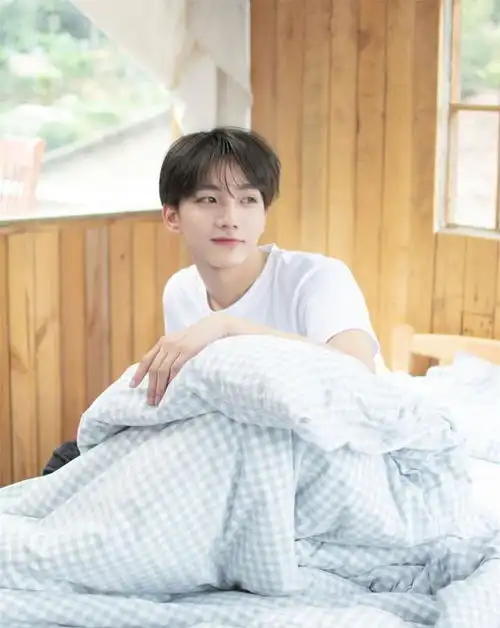 组图治愈系的青春美少年,有型又阳光的暖男气质,送你了男友
