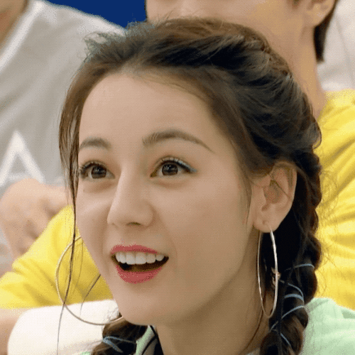 同样是上眼睑肉肉的马思纯,眼妆怎么那么出色
