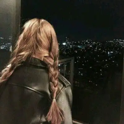 你和今晚的月亮一样让人想入qq女生头像我要个性网
