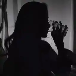 女生被亲时都在想什么
