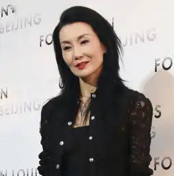 曾因颜值被低估,现成为国家一级演员,六十岁仍然一个人
