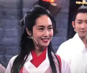 王牌对王牌朱茵再扮紫霞仙子背后的王源看呆了
