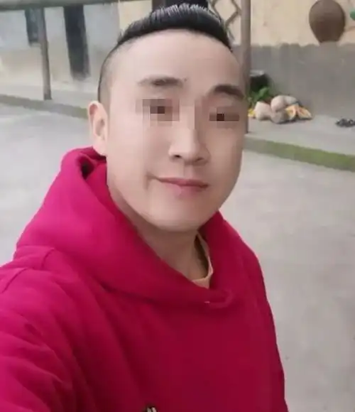 贵州男子娶不到老婆,无奈相亲二婚女,女方还带一个11岁的儿子
