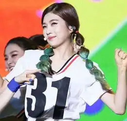 2017流行什么颜色头发青草绿成2017流行发色新宠
