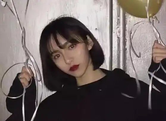 聊天时,男人回嗯,霸气女3种做法让他立马变小奶狗
