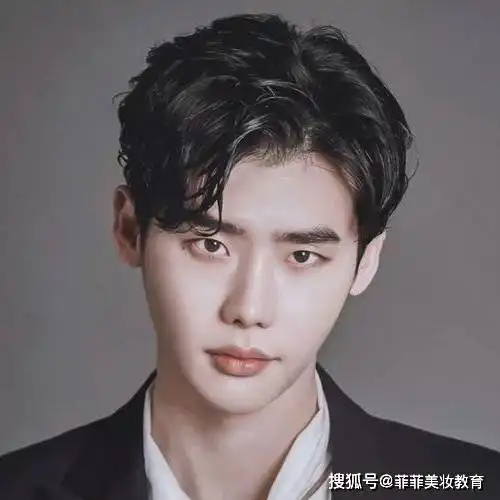 男生留什么发型好看盘点4款漫画系男友发型
