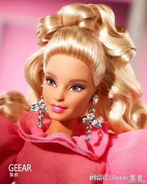 玛格特罗比出演的真人版芭比释出首张剧照
