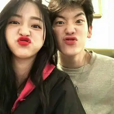 高清情侣头像一左一右甜蜜情侣专用一对
