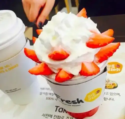 背景图小清新冰激凌美味可做头像
