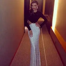 维秘女神也爱ps修图米兰达可儿曾是个p腰狂
