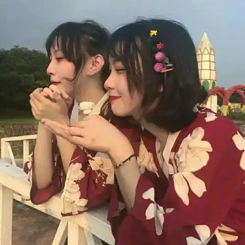 有什么让你第一眼就被惊艳到的闺蜜头像吗

