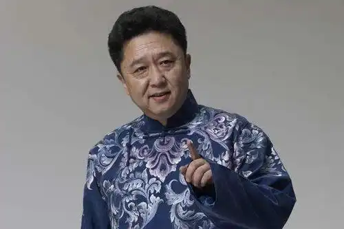 于谦就算面前就一茶杯,我都会琢磨,有什么好玩
