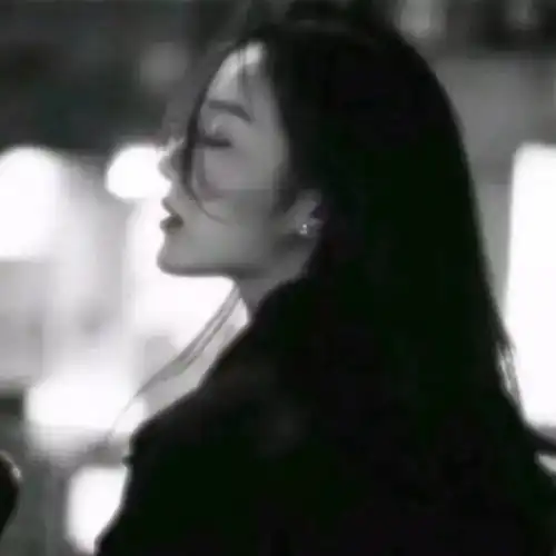 女生头像一曲相思人断肠
