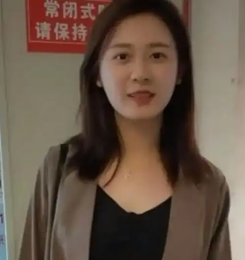 趣图35岁大龄剩女,说不给彩礼也能嫁,但是提了三个条件
