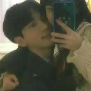 暧昧接吻爱人一对两张头像
