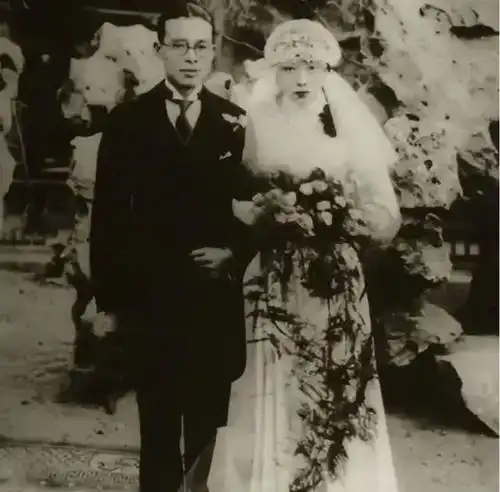 我要娶她23岁的孔令侃,为何对40岁已婚女人死心塌地
