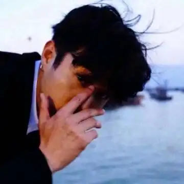 头像男微信头像图片成熟霸气从此抽烟喝酒闭口不谈天长地久
