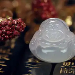 天然白玛瑙佛坠
