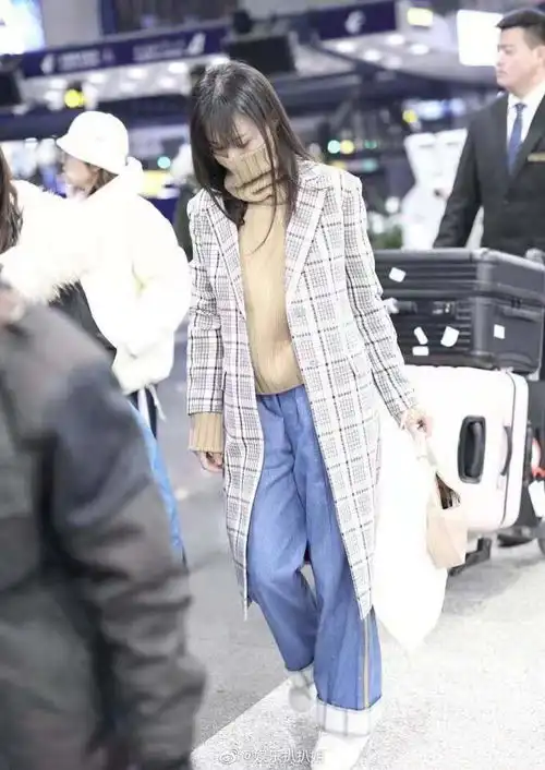 郑爽最近资源太好了吧,都去西班牙参加联合国活动了
