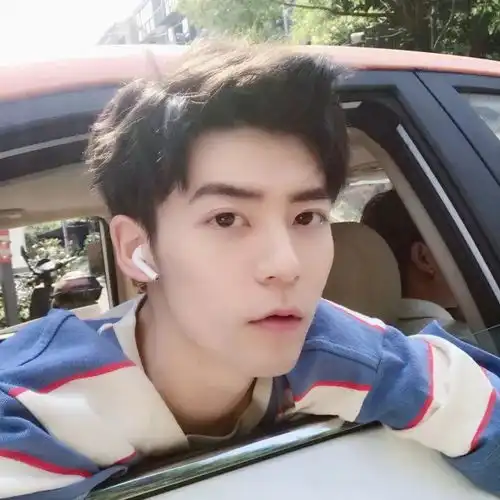 头像你喜欢他又不敢说话还不敢撩他有什么用
