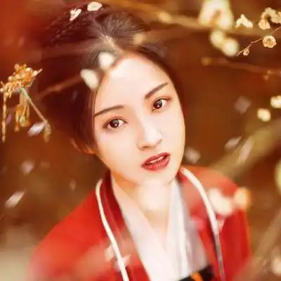 穿越宠文他的手摸向她后脑勺,染了一手的血,心中说不出的愤怒
